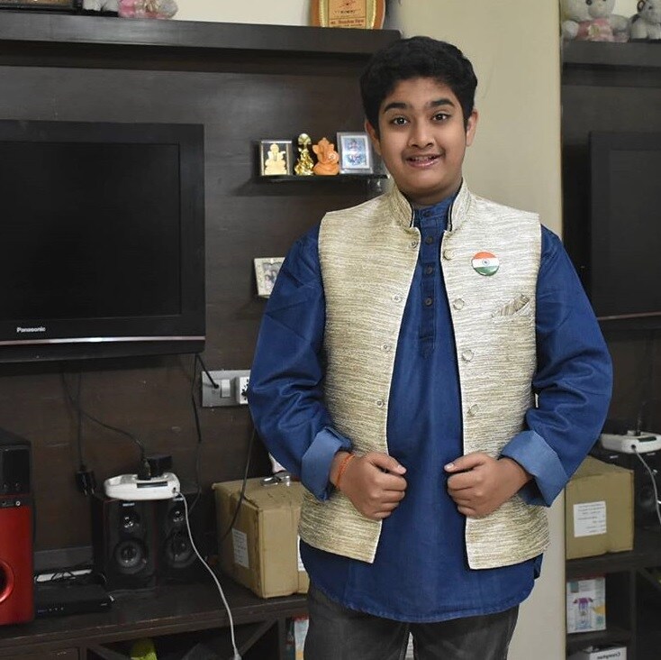 શિવલેખના પરિવારનાં નિકટનાં જણાવ્યાં અનુસાર રાયપુર ઇન્ટરવ્યું આપવા જઇ રહ્યો હતો. આ સમયે તેનો પરિવાર તેની સાથે જ હતો. શિવલેખની માતા લેખના સિંહની હાલત પણ ગંભીર છે. શિવલેખના પરિવારનાં નિકટનાં જણાવ્યાં અનુસાર રાયપુર ઇન્ટરવ્યું આપવા જઇ રહ્યો હતો. આ સમયે તેનો પરિવાર તેની સાથે જ હતો. શિવલેખની માતા લેખના સિંહની હાલત પણ ગંભીર છે.