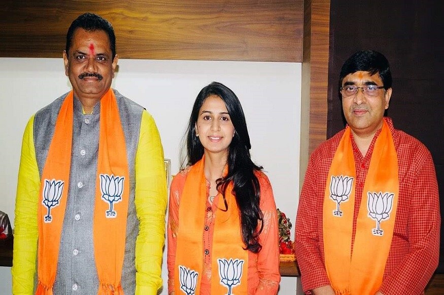 આ અભિયાન હેઠળ જ 23મી જુલાઇએ કિંજલ દવે ભાજપના પ્રદેશ અધ્યક્ષ જીતુ વાઘાણીની હાજરીમાં ભાજપમાં જોડાઈ ગયા હતા. હવે તેમના બાદ અન્ય ગુજરાતી કલાકારો ભાજપમાં જોડાયા હતા આ અભિયાન હેઠળ જ 23મી જુલાઇએ કિંજલ દવે ભાજપના પ્રદેશ અધ્યક્ષ જીતુ વાઘાણીની હાજરીમાં ભાજપમાં જોડાઈ ગયા હતા. હવે તેમના બાદ અન્ય ગુજરાતી કલાકારો ભાજપમાં જોડાયા હતા