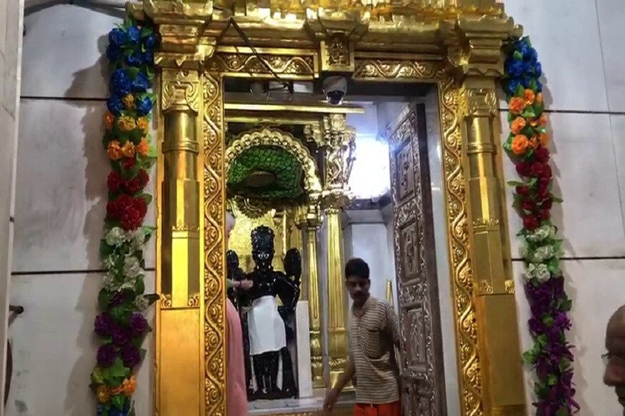 ગુરુની પૂજા માટેનો આજે ઉત્તમ દિવસ એટલે કે ગુરુપૂર્ણિમા. ઉત્તર ગુજરાતની સરહદે આવેલા અરવલ્લી જિલ્લાના શામળાજી યાત્રાધામમાં પણ ભક્તોનું ઘોડાપુર ઉમટ્યું છે. (હાર્દિક પટેલ, અરવલ્લી) ગુરુની પૂજા માટેનો આજે ઉત્તમ દિવસ એટલે કે ગુરુપૂર્ણિમા. ઉત્તર ગુજરાતની સરહદે આવેલા અરવલ્લી જિલ્લાના શામળાજી યાત્રાધામમાં પણ ભક્તોનું ઘોડાપુર ઉમટ્યું છે. (હાર્દિક પટેલ, અરવલ્લી)