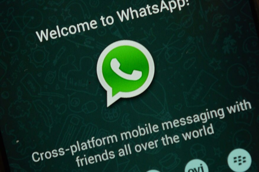 WhatsApp પર એક સુવિધા જે આપણને સૌથી વધુ ભારે લાગે છે તે છે લોગઆઉટ. આ વિકલ્પ સોશિયલ મીડિયા પ્લેટફોર્મ્સ જેવા કે ફેસબુક, ટ્વિટર, સ્નેપચેટ, ઇન્સ્ટાગ્રામ પર ઉપલબ્ધ છે, પરંતુ Whatsapp પર આવા કોઈ વિકલ્પ નથી. યૂઝર્સ આના પર આવતા નોટિફિકેશનની બચી શકતા નથી. આ કિસ્સામાં એપ્લિકેશન કાઢી શકાતી નથી. ગ્રૃપ હોય કે ચેટ અનેક મેસેજથી આપણે પરેશાન થઇએ છીએ. એટલે તમે પોતાને ઇનવિઝિબલ કરીને છૂટકારો મેળવી શકો છો.ચાલો જાણીએ કે એપ ડિલીટ કર્યા વગર છુટકારો કેવી રીતે મેળવી શકાય. WhatsApp પર એક સુવિધા જે આપણને સૌથી વધુ ભારે લાગે છે તે છે લોગઆઉટ. આ વિકલ્પ સોશિયલ મીડિયા પ્લેટફોર્મ્સ જેવા કે ફેસબુક, ટ્વિટર, સ્નેપચેટ, ઇન્સ્ટાગ્રામ પર ઉપલબ્ધ છે, પરંતુ Whatsapp પર આવા કોઈ વિકલ્પ નથી. યૂઝર્સ આના પર આવતા નોટિફિકેશનની બચી શકતા નથી. આ કિસ્સામાં એપ્લિકેશન કાઢી શકાતી નથી. ગ્રૃપ હોય કે ચેટ અનેક મેસેજથી આપણે પરેશાન થઇએ છીએ. એટલે તમે પોતાને ઇનવિઝિબલ કરીને છૂટકારો મેળવી શકો છો.ચાલો જાણીએ કે એપ ડિલીટ કર્યા વગર છુટકારો કેવી રીતે મેળવી શકાય.