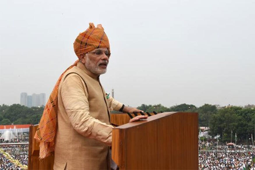 2015માં મોદી કૂર્તા-પાયઝામા અને જેકેટમાં નજરે પડ્યાં હતાં. માથે વિવિધ કલરનો સાફો જોવા મળ્યો હતો. 2015માં મોદી કૂર્તા-પાયઝામા અને જેકેટમાં નજરે પડ્યાં હતાં. માથે વિવિધ કલરનો સાફો જોવા મળ્યો હતો.
