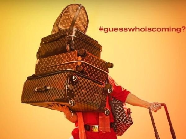 ફિલ્મનો એક ટિઝર પ્રોમો પણ રિલીઝ થયો છે જેમાં વરૂણનો ચહેરો નથી દેખાતો પણ તે આ રીતે સામાન ઉપાડેલો નજર આવે છે. ફિલ્મનો એક ટિઝર પ્રોમો પણ રિલીઝ થયો છે જેમાં વરૂણનો ચહેરો નથી દેખાતો પણ તે આ રીતે સામાન ઉપાડેલો નજર આવે છે.