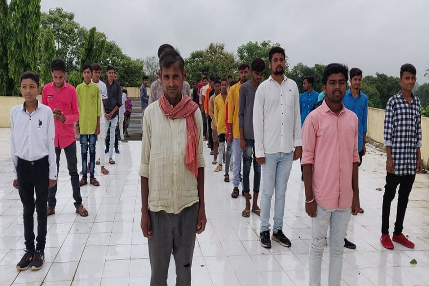 આ રાષ્ટ્રીય પર્વે સંત શિરોમણી શ્રી ઘનશ્યામસ્વરૂપદાસજી સ્વામી, સંત શિરોમણી શ્રી જ્ઞાનસાગરદાસજી સ્વામી અને સંત શિરોમણી શ્રી ગુરુપ્રિયદાસજી સ્વામી પધાર્યા હતા. અને રાષ્ટ્રધ્વજ લહેરાવ્યો હતો. આ રાષ્ટ્રીય પર્વે સંત શિરોમણી શ્રી ઘનશ્યામસ્વરૂપદાસજી સ્વામી, સંત શિરોમણી શ્રી જ્ઞાનસાગરદાસજી સ્વામી અને સંત શિરોમણી શ્રી ગુરુપ્રિયદાસજી સ્વામી પધાર્યા હતા. અને રાષ્ટ્રધ્વજ લહેરાવ્યો હતો.