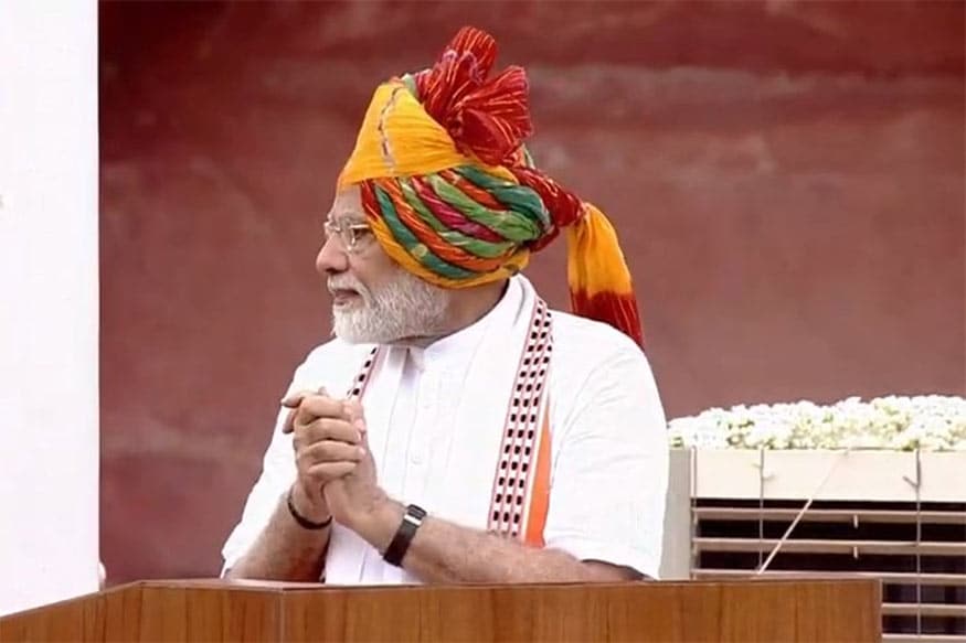 11. જળ મિશનની જાહેરાત : પીએમ મોદીએ કહ્યુ કે અમારી સરકાર હવે દરેક ઘરમાં જળ તરફ આગળ વધી રહી છે. પીએમ મોદીએ જળ જીવન મિશનની જાહેરાત કરતા સાડા ત્રણ લાખ કરોડ રૂપિયાના બજેટની જાહેરાત કરી હતી. આ અંતર્ગત જળ સંચય, દરિયાના પાણીનો ઉપયોગ, વેસ્ટ પાણીનો ઉપયોગ અને ઓછા પાણીથી ખેતી કરવા માટે ખેડૂતોનો જાગૃત કરવામાં આવશે. 11. જળ મિશનની જાહેરાત : પીએમ મોદીએ કહ્યુ કે અમારી સરકાર હવે દરેક ઘરમાં જળ તરફ આગળ વધી રહી છે. પીએમ મોદીએ જળ જીવન મિશનની જાહેરાત કરતા સાડા ત્રણ લાખ કરોડ રૂપિયાના બજેટની જાહેરાત કરી હતી. આ અંતર્ગત જળ સંચય, દરિયાના પાણીનો ઉપયોગ, વેસ્ટ પાણીનો ઉપયોગ અને ઓછા પાણીથી ખેતી કરવા માટે ખેડૂતોનો જાગૃત કરવામાં આવશે.