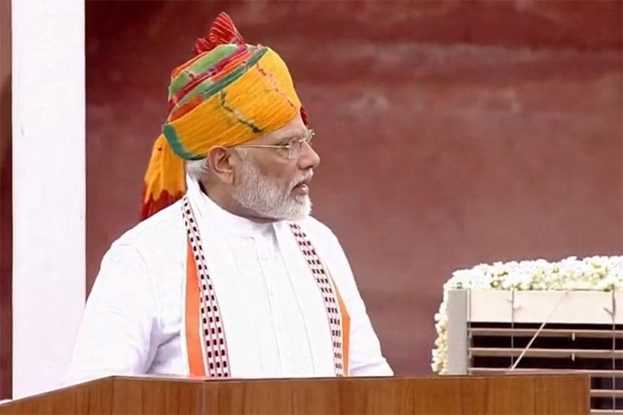 12. પાણી બચાવવા માટે અભિયાન જરૂરી : "જે રીતે લોકોએ સ્વચ્છતા અભિયાન ચલાવ્યું, હવે સમય આવી ગયો છે કે પાણીને બચાવવા માટે કંઈક આવું કરવામાં આવે. પાણીને બચાવવા માટે આપણે ચાર ગણી ઝડપથી કામ કરવું પડશે. " 12. પાણી બચાવવા માટે અભિયાન જરૂરી : "જે રીતે લોકોએ સ્વચ્છતા અભિયાન ચલાવ્યું, હવે સમય આવી ગયો છે કે પાણીને બચાવવા માટે કંઈક આવું કરવામાં આવે. પાણીને બચાવવા માટે આપણે ચાર ગણી ઝડપથી કામ કરવું પડશે. "