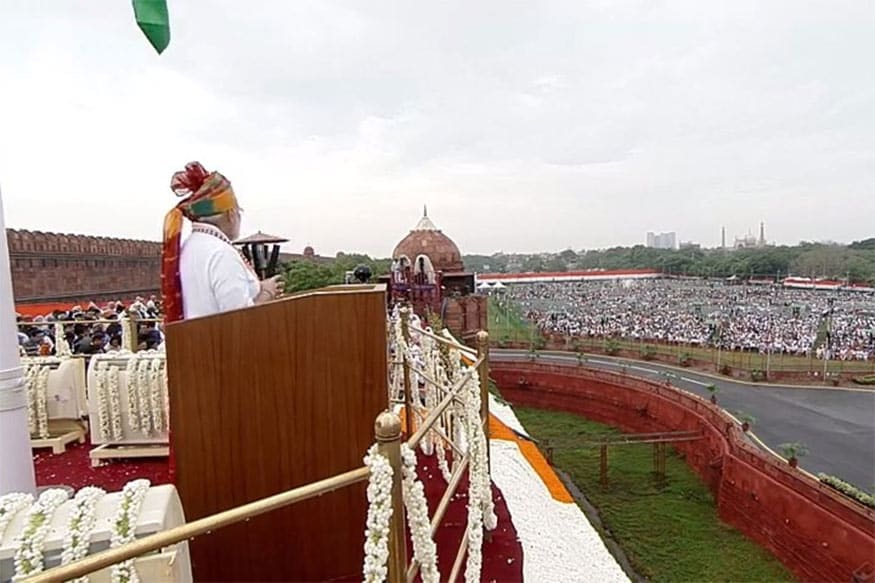 7. આર્ટિકલ 370 : "જે 70 વર્ષથી ન થયું તે અમારી સરકારે 70 દિવસમાં કરી બતાવ્યું. સંસદના બંને ગૃહોમાં આ બિલ 2/3 બહુમતિથી પસાર કરાવ્યું. દેશે મને જે કામ સોંપ્યું હતું તે મેં કરીને બતાવ્યું છે. જમ્મુ-કાશ્મીર માટે દરેકે 70 વર્ષમાં કોઈને કોઈ કામ કર્યું છે પરંતુ યોગ્ય પરિણામ ન મળ્યાં." 7. આર્ટિકલ 370 : "જે 70 વર્ષથી ન થયું તે અમારી સરકારે 70 દિવસમાં કરી બતાવ્યું. સંસદના બંને ગૃહોમાં આ બિલ 2/3 બહુમતિથી પસાર કરાવ્યું. દેશે મને જે કામ સોંપ્યું હતું તે મેં કરીને બતાવ્યું છે. જમ્મુ-કાશ્મીર માટે દરેકે 70 વર્ષમાં કોઈને કોઈ કામ કર્યું છે પરંતુ યોગ્ય પરિણામ ન મળ્યાં."