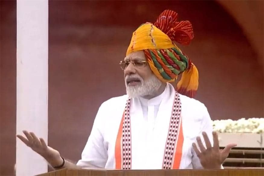 8. વિપક્ષ પર પ્રહાર : આર્ટિકલ 370 અને 35Aને લઈને મોદીએ વિપક્ષ પર પ્રહાર કરતા કહ્યું કે, "જો આ જરૂરી જ હતું તો 70 વર્ષ સુધી તમારી સરકાર હતી તો તેને સ્થાયી કેમ ન બનાવ્યું. અસ્થાયી શા માટે રાખી મૂક્યું. તમારામાં આવું કરવાની હિંમત ન હતી." 8. વિપક્ષ પર પ્રહાર : આર્ટિકલ 370 અને 35Aને લઈને મોદીએ વિપક્ષ પર પ્રહાર કરતા કહ્યું કે, "જો આ જરૂરી જ હતું તો 70 વર્ષ સુધી તમારી સરકાર હતી તો તેને સ્થાયી કેમ ન બનાવ્યું. અસ્થાયી શા માટે રાખી મૂક્યું. તમારામાં આવું કરવાની હિંમત ન હતી."
