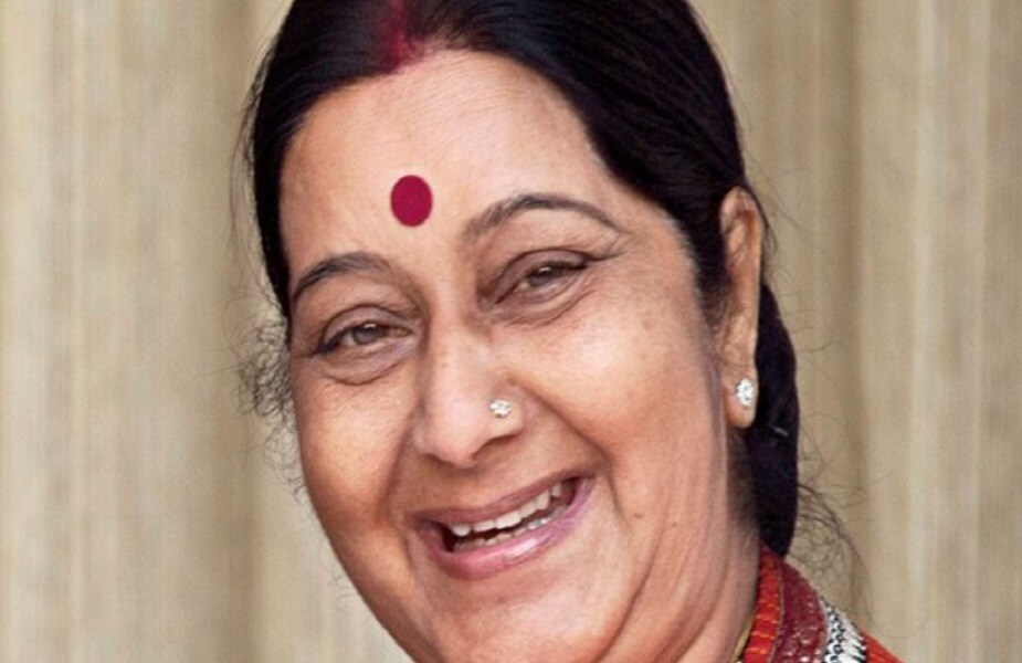 2009માં વડાપ્રધાન પદનાં દાવેદાર મનાતા હતાં : જે બાદમાં 2000માં સુષમા સ્વરાજ રાજ્યસભામાં પહોંચ્યા હતા અને અટલ બિહારી વાજપેયી સરકારમાં ફરીથી મંત્રી બન્યાં હતાં. આ દરમિયાન બીજેપી જ નહીં પરંતુ દેશની રાજનીતિમાં પણ સુષમાનું કદ ખૂબ વધી ગયું હતું. આ જ કારણે 2009માં તેમને વડાપ્રધાન પદના ઉમેદવાર માનવામાં આવતા હતા. જોકે, આ ચૂંટણીમાં કોંગ્રેસ ફરીથી સત્તામાં આવી હતી અને સુષમા સ્વરાજ વિપક્ષ નેતા બન્યાં હતાં. 2009માં વડાપ્રધાન પદનાં દાવેદાર મનાતા હતાં : જે બાદમાં 2000માં સુષમા સ્વરાજ રાજ્યસભામાં પહોંચ્યા હતા અને અટલ બિહારી વાજપેયી સરકારમાં ફરીથી મંત્રી બન્યાં હતાં. આ દરમિયાન બીજેપી જ નહીં પરંતુ દેશની રાજનીતિમાં પણ સુષમાનું કદ ખૂબ વધી ગયું હતું. આ જ કારણે 2009માં તેમને વડાપ્રધાન પદના ઉમેદવાર માનવામાં આવતા હતા. જોકે, આ ચૂંટણીમાં કોંગ્રેસ ફરીથી સત્તામાં આવી હતી અને સુષમા સ્વરાજ વિપક્ષ નેતા બન્યાં હતાં.