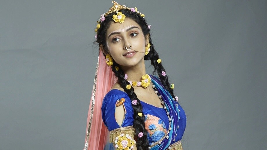 મારી રાખડી ઉત્તરાખંડ જશે: મલ્લિકા સિંહ............... મારો કોઈ ભાઈ નથી પણ મારો કઝીન મારા માટે બધુ જ છે. હું ઉત્તરાખંડમાં મારા ભાઈને મારા હાથથી બનાવેલી રાખડી મોકલી રહી છું. મારા ભાઈને કલરફૂલ રંગો સાથે કલરફૂલ રાખડી બનાવીને મોકલી રહી છું. મારી રાખડી ઉત્તરાખંડ જશે: મલ્લિકા સિંહ............... મારો કોઈ ભાઈ નથી પણ મારો કઝીન મારા માટે બધુ જ છે. હું ઉત્તરાખંડમાં મારા ભાઈને મારા હાથથી બનાવેલી રાખડી મોકલી રહી છું. મારા ભાઈને કલરફૂલ રંગો સાથે કલરફૂલ રાખડી બનાવીને મોકલી રહી છું.