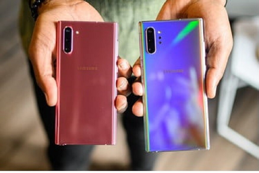 ગેલેક્સી નોટ 10+ ની કિંમત 79,999 રાખવામાં આવી છે. ગેલેક્સી નોટ 10 ની વાત કરીએ તો તેની કિંમત 69,999 રાખવામાં આવી છે. તે હાલમાં જ એક જ વેરિયન્ટમાં લોન્ચ કરવામાં આવ્યો છે. સેમસંગ ગેલેક્સી નોટ 10+ 256 જીબી અને 512 જીબી સ્ટોરેજ ઓપ્શનમાં 12 જીબી રેમ સાથે લોન્ચ કરવામાં આવ્યો છે. ગેલેક્સી નોટ 10+ ની કિંમત 79,999 રાખવામાં આવી છે. ગેલેક્સી નોટ 10 ની વાત કરીએ તો તેની કિંમત 69,999 રાખવામાં આવી છે. તે હાલમાં જ એક જ વેરિયન્ટમાં લોન્ચ કરવામાં આવ્યો છે. સેમસંગ ગેલેક્સી નોટ 10+ 256 જીબી અને 512 જીબી સ્ટોરેજ ઓપ્શનમાં 12 જીબી રેમ સાથે લોન્ચ કરવામાં આવ્યો છે.