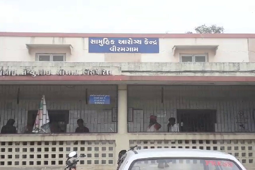 જોકે, ગુસ્સે ભરાયેલા એક્ટિવા ચાલકે બજી ચાર લોકો સાથે આવીને ગિરવતસિંહ ઉપર છરી વડે હુમલો કર્યો હતો અને બાદમાં માર માર્યો હતો. જેનાથી તેઓ લોહીલુહાણ થયા હતા. જેમને સારવાર માટે હોસ્પિટલ ખસેડવામાં આવ્યા હતા. જોકે, ગુસ્સે ભરાયેલા એક્ટિવા ચાલકે બજી ચાર લોકો સાથે આવીને ગિરવતસિંહ ઉપર છરી વડે હુમલો કર્યો હતો અને બાદમાં માર માર્યો હતો. જેનાથી તેઓ લોહીલુહાણ થયા હતા. જેમને સારવાર માટે હોસ્પિટલ ખસેડવામાં આવ્યા હતા.