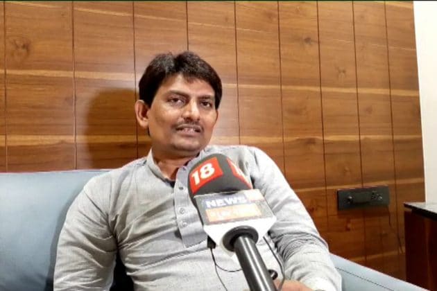 આ મામલે અલ્પેશ ઠાકોરે પણ નિવેદન આપ્યું હતું. આંદોલનને ઠાકોર સેનાએ સમર્થન આપ્યું હતું. આ મામલે અલ્પેશ ઠાકોરે જણાવ્યું કે સરકારે દીકરીઓને જે માંગણી હતી તેને સૈદ્ધાંતિક રીતે સ્વીકારી છે. 1-8-2018ના ઠરાવમાં જે વિસંગતતાઓ હતી તેને દૂર કરી અને વહેલીતકે પ્રશ્નનું નિરાકરણ લાવવા માટે સરકારે નિર્ણય કર્યો છે. આ મામલે અલ્પેશ ઠાકોરે પણ નિવેદન આપ્યું હતું. આંદોલનને ઠાકોર સેનાએ સમર્થન આપ્યું હતું. આ મામલે અલ્પેશ ઠાકોરે જણાવ્યું કે સરકારે દીકરીઓને જે માંગણી હતી તેને સૈદ્ધાંતિક રીતે સ્વીકારી છે. 1-8-2018ના ઠરાવમાં જે વિસંગતતાઓ હતી તેને દૂર કરી અને વહેલીતકે પ્રશ્નનું નિરાકરણ લાવવા માટે સરકારે નિર્ણય કર્યો છે.