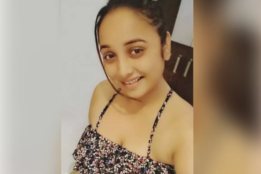 ભોજપુરી સિનેમાની પ્રખ્યાત ઍક્ટ્રેસ (Bhojpuri Actress) રાની ચેટર્જી (Rani Chatterjee) સસુરા બડા પૈસાવાલા, સીતા, દેવરા બડા સતાવેલા અને રાની નં.786 માટે જાણીતી છે. તેણે વર્ષ 2003થી<br />ફિલ્મોમાં ડેબ્યૂ કર્યુ હતું. તેણે ઘણી ફિલ્મ માટે ઍવોર્ડ્સ પણ મળ્યા છે. ભોજપુરી ફિલ્મ નાગિન માટે તેને બૅસ્ટ ઍક્ટ્રેસ ઓફ ધ યરનો ઍવોર્ડ પણ મળ્યો હતો. ભોજપુરી સિનેમાની પ્રખ્યાત ઍક્ટ્રેસ (Bhojpuri Actress) રાની ચેટર્જી (Rani Chatterjee) સસુરા બડા પૈસાવાલા, સીતા, દેવરા બડા સતાવેલા અને રાની નં.786 માટે જાણીતી છે. તેણે વર્ષ 2003થી<br />ફિલ્મોમાં ડેબ્યૂ કર્યુ હતું. તેણે ઘણી ફિલ્મ માટે ઍવોર્ડ્સ પણ મળ્યા છે. ભોજપુરી ફિલ્મ નાગિન માટે તેને બૅસ્ટ ઍક્ટ્રેસ ઓફ ધ યરનો ઍવોર્ડ પણ મળ્યો હતો.