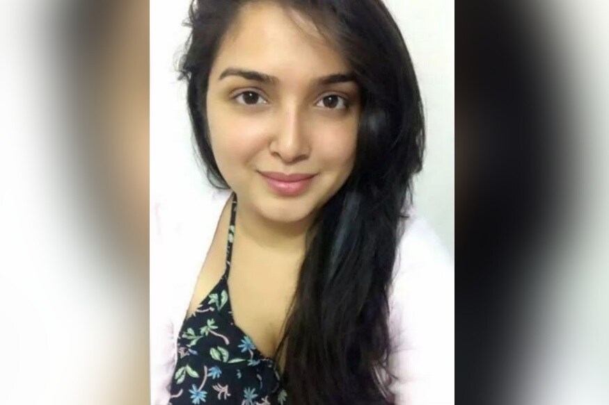 આમ્રપાલી દૂબે (Amrapali Dubey)ની ભોજપુરી સપુરસ્ટાર નિરહુઆ સાથે જોડી ઘણી જ પ્રખ્યાત છે. તેણે વર્ષ 2014માં ફિલ્મોમાં ડેબ્યૂ કર્યું. તેની સુંદરતાની ઘણી ચર્ચા છે. ત્યારે તેની પણ મેકઅપ વગરની તસવીર જોઇ લો. આમ્રપાલી દૂબે (Amrapali Dubey)ની ભોજપુરી સપુરસ્ટાર નિરહુઆ સાથે જોડી ઘણી જ પ્રખ્યાત છે. તેણે વર્ષ 2014માં ફિલ્મોમાં ડેબ્યૂ કર્યું. તેની સુંદરતાની ઘણી ચર્ચા છે. ત્યારે તેની પણ મેકઅપ વગરની તસવીર જોઇ લો.