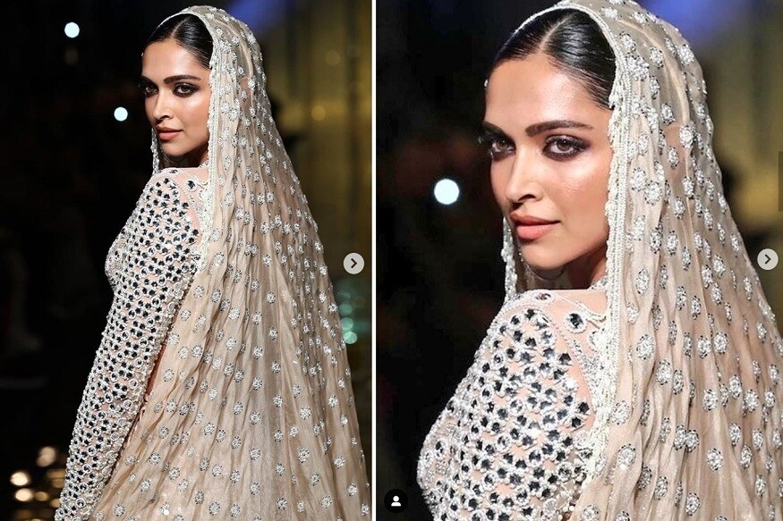 તેણે રેમ્પ વોક સમયે ફેશન ડિઝાઇન સંદીપ ખોસલા અને અબુ જાની સાથે ઠુમકા પણ લગાવ્યા હતાં. આ સમયે તેણે મિરર વર્કથી ભરપૂર લહેંગો અને ફૂલ સ્લીવનું બ્લાઉઝ પહેર્યુ હતું જેમાં તે ખુબજ સુંદર લાગી રહી હતી. (Photos: Instagram) તેણે રેમ્પ વોક સમયે ફેશન ડિઝાઇન સંદીપ ખોસલા અને અબુ જાની સાથે ઠુમકા પણ લગાવ્યા હતાં. આ સમયે તેણે મિરર વર્કથી ભરપૂર લહેંગો અને ફૂલ સ્લીવનું બ્લાઉઝ પહેર્યુ હતું જેમાં તે ખુબજ સુંદર લાગી રહી હતી. (Photos: Instagram)