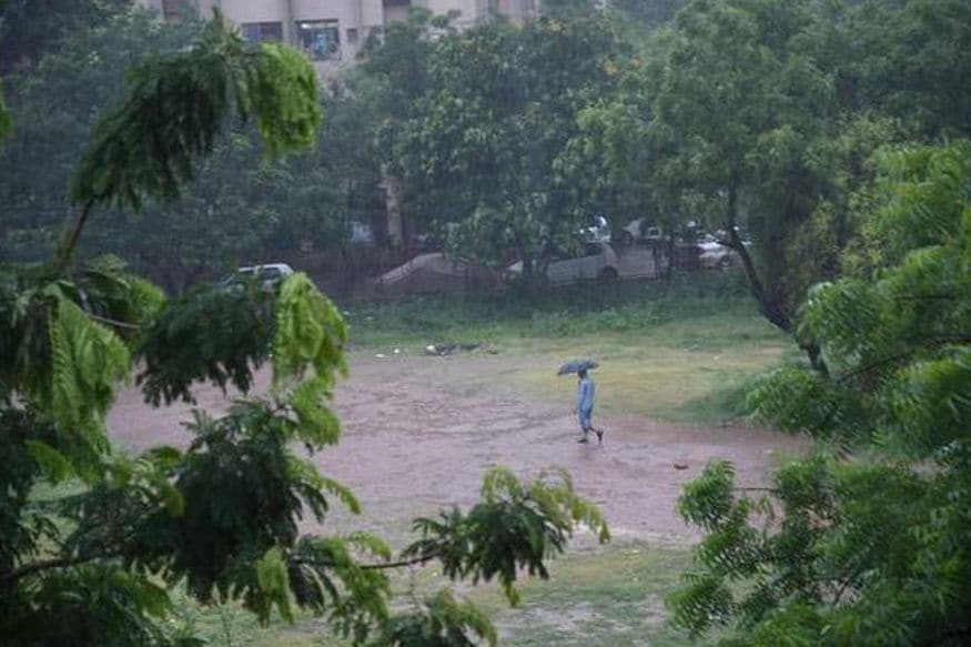 આ ઉપરાંત, રાજ્યમાં આગામી 4 દિવસ વરસાદની આગાહી કરવામાં આવી છે. હવામાન વિભાગે જૂનાગઢ, અમરેલી, ભાવનગર, ગીર સોમનાથ જિલ્લો, નવસારી, વલસાડ, રાજકોટ, જામનગર, પોરબંદર, દ્વારકા, સાબરકાંઠા, બનાસકાંઠા, વડોદરા, છોટાઉદેપુર, નર્મદા, ભરૂચ, સુરત, તાપી, કચ્છ, બોટાદ જિલ્લામાં ભારે વરસાદની આગાહી કરી છે. આ ઉપરાંત, રાજ્યમાં આગામી 4 દિવસ વરસાદની આગાહી કરવામાં આવી છે. હવામાન વિભાગે જૂનાગઢ, અમરેલી, ભાવનગર, ગીર સોમનાથ જિલ્લો, નવસારી, વલસાડ, રાજકોટ, જામનગર, પોરબંદર, દ્વારકા, સાબરકાંઠા, બનાસકાંઠા, વડોદરા, છોટાઉદેપુર, નર્મદા, ભરૂચ, સુરત, તાપી, કચ્છ, બોટાદ જિલ્લામાં ભારે વરસાદની આગાહી કરી છે.