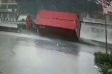 Video: વાપીમાં નેશનલ હાઇવે પર કન્ટેનર પલટ્યું, CCTV ફૂટેજ