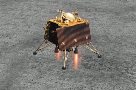 Chandrayaan 2: ચંદ્ર પર 'લૅન્ડર વિક્રમ' અને 'રોવર પ્રજ્ઞાન'ની શું કામગીરી રહેશે? Chandrayaan 2: ચંદ્ર પર 'લૅન્ડર વિક્રમ' અને 'રોવર પ્રજ્ઞાન'ની શું કામગીરી રહેશે?