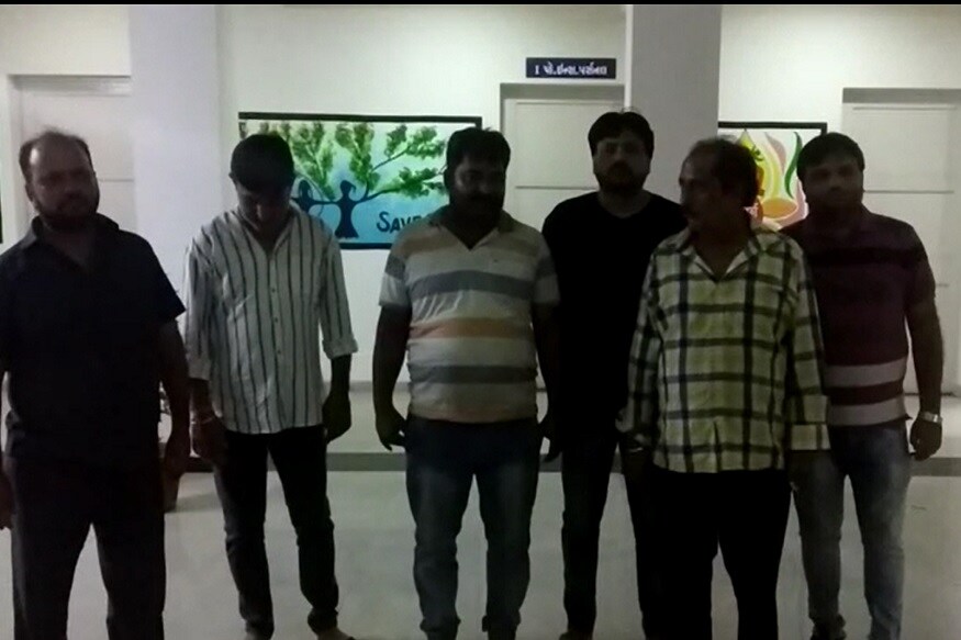 આ લોકોનો હવે મેડિકલ ટેસ્ટ કરાવવામાં આવશે. જે બાદ તેમની પૂછપરછ પણ કરવામાં આવશે. સરદારનગર પોલીસે ગુનો નોંધીને વધુ તપાસ હાથ ધરી છે. આ લોકોનો હવે મેડિકલ ટેસ્ટ કરાવવામાં આવશે. જે બાદ તેમની પૂછપરછ પણ કરવામાં આવશે. સરદારનગર પોલીસે ગુનો નોંધીને વધુ તપાસ હાથ ધરી છે.