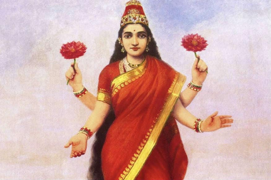 રવિ વર્માએ તૈયાર કરેલા ચિત્રમાં લક્ષ્મીજી સાડીમાં જોવા મળે છે.ઑરિજિનલ ચિત્રમાં બન્ને તરફ હાથી છે, જ્યારે ચિત્રની પ્રિન્ટ્સમાં એક જ હાથીનું ચિતરણ છે. રવિ વર્મા મરાઠી સંસ્કૃતિની વચ્ચે રહ્યાં હોવાથી તેની ઝલક ચિત્રોમાં પણ જોવા મળે છે. રાજા રવિ વર્માને વર્ષ 1882માં વડોદરા લઈ આવવામાં આવ્યા હતા. મહારાજા સયાજીરાવ ગાયકવાડના રાજ્યાભિષેકમાં તેમનું ચિત્ર દોરવા માટે ત્રાવણકોરથી વડોદરા સ્ટેટના તત્કાલીન દિવાન ટી. માઘવરાવ તેમને વડોદરા લઈ આવ્યા હતા.વડોદરામાં રવિ વર્માએ સયાજીરાવ માટે અનેક ચિત્રો બનાવ્યા હતા. લક્ષ્મીજીનું જે સ્વરૂપ આપણે ફોટોગ્રાફ્સમાં જોઈએ છે તેની પ્રથમ પરિકલ્પના રવિ વર્માની છે રવિ વર્માએ તૈયાર કરેલા ચિત્રમાં લક્ષ્મીજી સાડીમાં જોવા મળે છે.ઑરિજિનલ ચિત્રમાં બન્ને તરફ હાથી છે, જ્યારે ચિત્રની પ્રિન્ટ્સમાં એક જ હાથીનું ચિતરણ છે. રવિ વર્મા મરાઠી સંસ્કૃતિની વચ્ચે રહ્યાં હોવાથી તેની ઝલક ચિત્રોમાં પણ જોવા મળે છે. રાજા રવિ વર્માને વર્ષ 1882માં વડોદરા લઈ આવવામાં આવ્યા હતા. મહારાજા સયાજીરાવ ગાયકવાડના રાજ્યાભિષેકમાં તેમનું ચિત્ર દોરવા માટે ત્રાવણકોરથી વડોદરા સ્ટેટના તત્કાલીન દિવાન ટી. માઘવરાવ તેમને વડોદરા લઈ આવ્યા હતા.વડોદરામાં રવિ વર્માએ સયાજીરાવ માટે અનેક ચિત્રો બનાવ્યા હતા. લક્ષ્મીજીનું જે સ્વરૂપ આપણે ફોટોગ્રાફ્સમાં જોઈએ છે તેની પ્રથમ પરિકલ્પના રવિ વર્માની છે