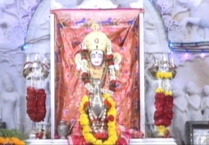 પાંડવોએ ગુપ્ત વાસ સમયે પલ્લીની શરુઆત કરી હતી. તે સમયે બનાવેલ સોનાની હવે લાકડામાંથી બનાવવામાં આવે છે. દર વર્ષે આખી પલ્લી નવી બનાવવામાં આવે છે. જેમાં ક્યાંય પણ લોખંડનો ઉપયોગ નથી થતો. પાંડવોએ ગુપ્ત વાસ સમયે પલ્લીની શરુઆત કરી હતી. તે સમયે બનાવેલ સોનાની હવે લાકડામાંથી બનાવવામાં આવે છે. દર વર્ષે આખી પલ્લી નવી બનાવવામાં આવે છે. જેમાં ક્યાંય પણ લોખંડનો ઉપયોગ નથી થતો.