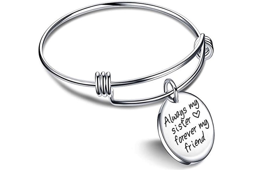Charm Bracelet: આ સિલ્વર બ્રેસલેટ છે જેના ઉપર સુંદર મેસેજ લખેલો છે. જેમાં લખ્યું છે કે મારી બહેન મારી મિત્ર રહેશે. આ ભાઈબીજ ઉપર તમે પણ બહેનને આ ગિફ્ટ આપી શકો છો. એમેઝોન 88 ટકા સુધી ડિસ્કાઉન્ટ આપી શકે છે. Charm Bracelet: આ સિલ્વર બ્રેસલેટ છે જેના ઉપર સુંદર મેસેજ લખેલો છે. જેમાં લખ્યું છે કે મારી બહેન મારી મિત્ર રહેશે. આ ભાઈબીજ ઉપર તમે પણ બહેનને આ ગિફ્ટ આપી શકો છો. એમેઝોન 88 ટકા સુધી ડિસ્કાઉન્ટ આપી શકે છે.