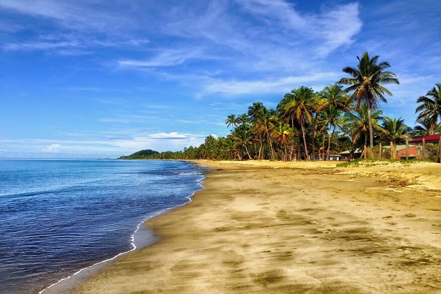 ફિઝી દ્વીપસમૂહ, (Fiji Islands): ફરવાના શોખીન લોકો માટે આનાથી સારી જગ્યા બીજી કોઇ ન હોઇ શકે. અહીં વિઝા વગર 120 દિવસ રહી શકાય છે. અહીંની સાસ્કૃતિક પરંપરાઓને માનનારા લોકો રહે છે. અહીં મૂંગેની ચટ્ટાનો પણ છે. જે તમને પોતાની ખૂબસૂરતીથી તમને આકર્ષે છે. ફિઝી દ્વીપસમૂહ, (Fiji Islands): ફરવાના શોખીન લોકો માટે આનાથી સારી જગ્યા બીજી કોઇ ન હોઇ શકે. અહીં વિઝા વગર 120 દિવસ રહી શકાય છે. અહીંની સાસ્કૃતિક પરંપરાઓને માનનારા લોકો રહે છે. અહીં મૂંગેની ચટ્ટાનો પણ છે. જે તમને પોતાની ખૂબસૂરતીથી તમને આકર્ષે છે.