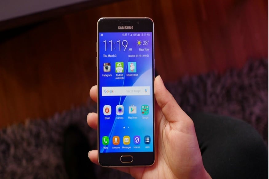 અહેવાલો અનુસાર (samsung galaxy tab 2017) ગૅલેક્સી ટેબ એ (2017) ને એક અલગ કેટેગરીમાં રાખવામાં આવ્યો છે, જેમાં ડિવાઇસ પર નિયમિત ધોરણે અપડેટ નહીં મળે. ઉપરાંત આ ઉપકરણના યૂઝર્સોને અપડેટ તો મળશે પરંતુ તેનો સમય નક્કી કરવામાં આવ્યો નથી. સેમસંગ ગૅલેક્સી ફોલ્ડ અને ગૅલેક્સી એ 50 જેવી પ્રોડક્ટમાં દર મહિને અપડેટ્સ પ્રાપ્ત થશે. અહેવાલો અનુસાર (samsung galaxy tab 2017) ગૅલેક્સી ટેબ એ (2017) ને એક અલગ કેટેગરીમાં રાખવામાં આવ્યો છે, જેમાં ડિવાઇસ પર નિયમિત ધોરણે અપડેટ નહીં મળે. ઉપરાંત આ ઉપકરણના યૂઝર્સોને અપડેટ તો મળશે પરંતુ તેનો સમય નક્કી કરવામાં આવ્યો નથી. સેમસંગ ગૅલેક્સી ફોલ્ડ અને ગૅલેક્સી એ 50 જેવી પ્રોડક્ટમાં દર મહિને અપડેટ્સ પ્રાપ્ત થશે.
