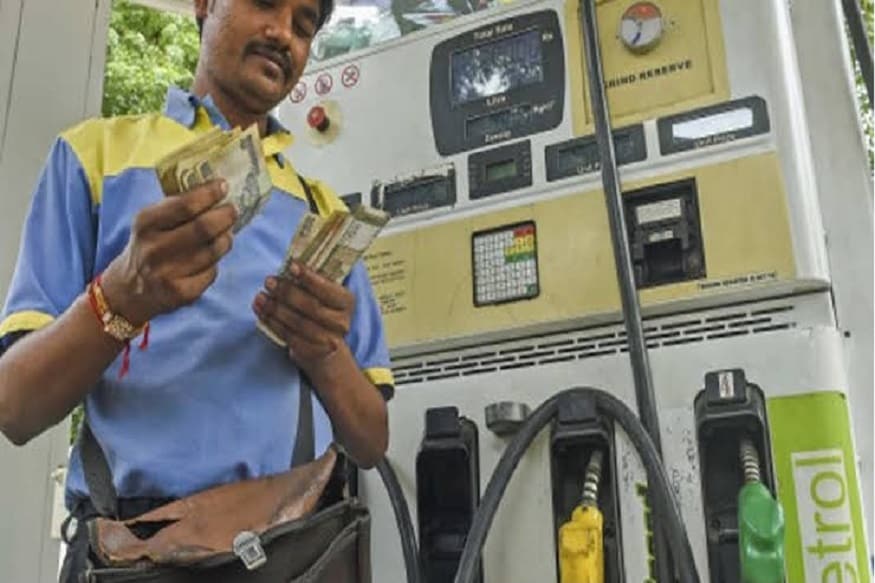 OPECના સભ્યોએ નિર્ણય કર્યો છે કે પ્રતિદિન 5 લાખ બૅરલનુ ઉત્પાદન ઓછું કરવામાં આવશે. ઓપેક દેશોએ આ નિર્ણય કાચા તેલના ભાવમાં બોલેલા કડાકાના કારણે લીધો છે. OPECના સભ્યોએ નિર્ણય કર્યો છે કે પ્રતિદિન 5 લાખ બૅરલનુ ઉત્પાદન ઓછું કરવામાં આવશે. ઓપેક દેશોએ આ નિર્ણય કાચા તેલના ભાવમાં બોલેલા કડાકાના કારણે લીધો છે.