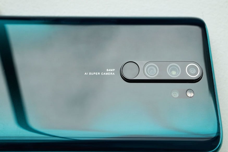 રેડમી નોટ 8 પ્રો (Redmi Note 8 Pro) ભારતમાં સત્તાવાર રીતે લૉન્ચ કરવામાં આવ્યો છે. 64 મેગાપિક્સલનો કૅમેરો તેની સૌથી મોટી સુવિધા છે. આ ફોન રેડમી નોટ 7 પ્રોનો સક્સેસર છે. રેડમી નોટ 7 પ્રોમાં ડ્યુઅલ રિયર કૅમેરા સેટઅપ સાથે 48 મેગાપિક્સલનો પ્રાઇમરી કૅમેરો હતો જ્યારે રેડમી નોટ પ્રો 8 માં ક્વાડ કોર કૅમેરા સેટઅપ છે. રેડમી નોટ 8 પ્રો (Redmi Note 8 Pro) ભારતમાં સત્તાવાર રીતે લૉન્ચ કરવામાં આવ્યો છે. 64 મેગાપિક્સલનો કૅમેરો તેની સૌથી મોટી સુવિધા છે. આ ફોન રેડમી નોટ 7 પ્રોનો સક્સેસર છે. રેડમી નોટ 7 પ્રોમાં ડ્યુઅલ રિયર કૅમેરા સેટઅપ સાથે 48 મેગાપિક્સલનો પ્રાઇમરી કૅમેરો હતો જ્યારે રેડમી નોટ પ્રો 8 માં ક્વાડ કોર કૅમેરા સેટઅપ છે.