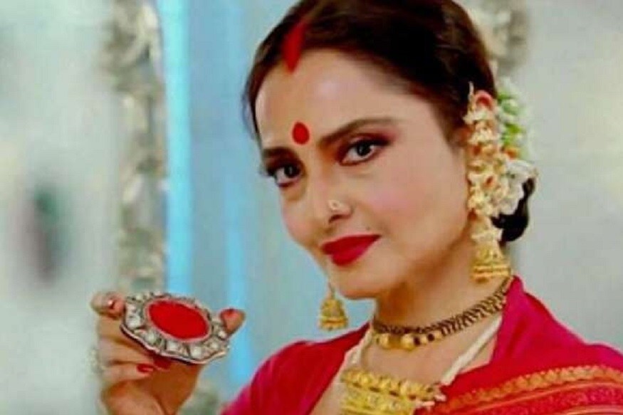 યાસિરે સ્પષ્ટ કહ્યું કે સંજય અને રેખાએ ક્યારેય લગ્ન કર્યા નથી. તે સ્પષ્ટ છે કે રેખાના જીવનચરિત્રમાં આવી કોઈ વાત લખેલી નથી. સંજય તે દિવસોમાં પોતાની અંગત જિંદગીથી નારાજ હતો. રેખાએ તેની મદદ માત્ર એટલા માટે કરી હતી કારણ કે તેણીએ પણ આ પીડા સહન કરી હતી. યાસિરે સ્પષ્ટ કહ્યું કે સંજય અને રેખાએ ક્યારેય લગ્ન કર્યા નથી. તે સ્પષ્ટ છે કે રેખાના જીવનચરિત્રમાં આવી કોઈ વાત લખેલી નથી. સંજય તે દિવસોમાં પોતાની અંગત જિંદગીથી નારાજ હતો. રેખાએ તેની મદદ માત્ર એટલા માટે કરી હતી કારણ કે તેણીએ પણ આ પીડા સહન કરી હતી.