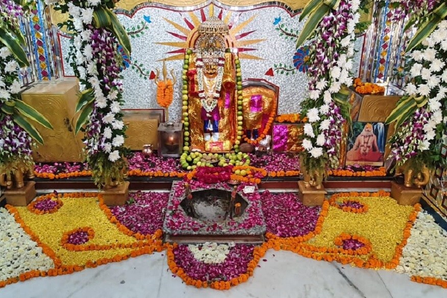 ઇશાન પરમાર, સાબરકાંઠા: ભગવાન ભોળાનાથનાં અંશ એટલે કાલ ભૈરવ હિંદુ, જૈન સહીત મોટા ભાગના સંપ્રદાયોમાં જેઓ આરાધ્ય દેવ તરીકે પૂજાય છે તેવા કાલ ભૈરવનું ગુજરાતમાં એક માત્ર શિખરબંધ મંદિર આવેલું છે. સાબરકાંઠા જીલ્લાના ઇડરના બોલુન્દ્રામાં આ મંદિર આવેલું છે. આ ચમત્કારિક મંદિર જ્યા વર્ષોથી લોકોની માનતા પૂર્ણ કરે છે કાલ ભૈરવ. ઇશાન પરમાર, સાબરકાંઠા: ભગવાન ભોળાનાથનાં અંશ એટલે કાલ ભૈરવ હિંદુ, જૈન સહીત મોટા ભાગના સંપ્રદાયોમાં જેઓ આરાધ્ય દેવ તરીકે પૂજાય છે તેવા કાલ ભૈરવનું ગુજરાતમાં એક માત્ર શિખરબંધ મંદિર આવેલું છે. સાબરકાંઠા જીલ્લાના ઇડરના બોલુન્દ્રામાં આ મંદિર આવેલું છે. આ ચમત્કારિક મંદિર જ્યા વર્ષોથી લોકોની માનતા પૂર્ણ કરે છે કાલ ભૈરવ.