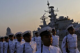 Indian Navy 2019: ભારતીય નૌસેનામાં બમ્પર વેકન્સી, ધોરણ-10 પાસ માટે સરકારી નોકરીની તક