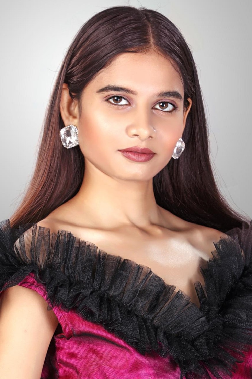 અગામી સમયમાં ઈન્ડોનેશિયા મીસ ઈન્ડીયામાં ભાગ લેવા જઈ રહી છું અને ભવિષ્યમાં ફિલ્મોમાં કામ કરવાની ઇચ્છા છે અને પરિવારનો મને પુરેપુરો સપોર્ટ મળી રહ્યો છે. અગામી સમયમાં ઈન્ડોનેશિયા મીસ ઈન્ડીયામાં ભાગ લેવા જઈ રહી છું અને ભવિષ્યમાં ફિલ્મોમાં કામ કરવાની ઇચ્છા છે અને પરિવારનો મને પુરેપુરો સપોર્ટ મળી રહ્યો છે.