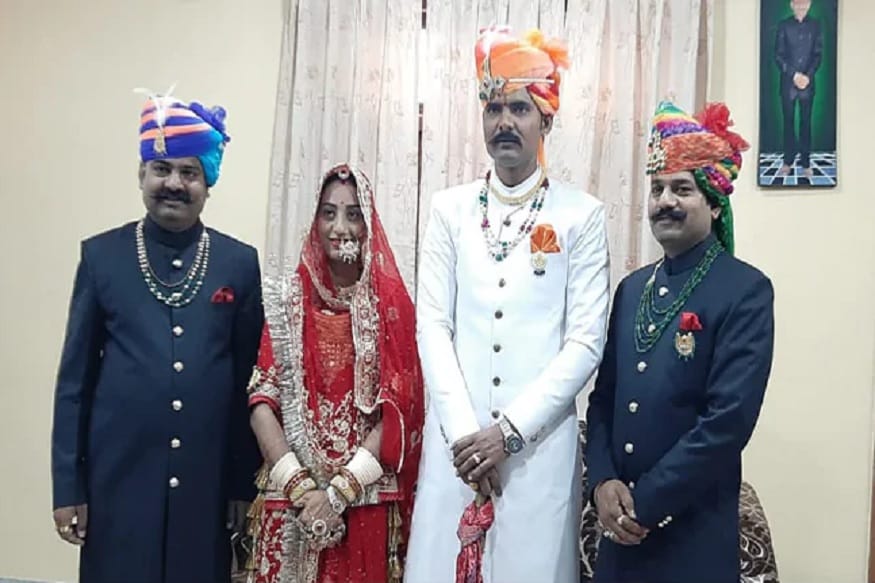 જિતેન્દ્રના પિતા રાજેન્દ્ર સિંહનું કહેવું છે કે 'અમે તિલકના રૂ. 11 લાખ પરત આપીને પોતાના સ્તર ઉપર સમાજના આ કુરિવાજને ખતમ કરવા માટે નાનો પ્રયત્ન કર્યો છે. મારી વહૂ મારી પુત્રી સમાન છે. વહૂના સંસ્કાર જ અમારું દહેજ (dowry) છે. અમે ઇચ્છીએ છીએ તે આગળ ભણે અને પોતાના લક્ષ્યને હાંસલ કરે.' જિતેન્દ્રના પિતા રાજેન્દ્ર સિંહનું કહેવું છે કે 'અમે તિલકના રૂ. 11 લાખ પરત આપીને પોતાના સ્તર ઉપર સમાજના આ કુરિવાજને ખતમ કરવા માટે નાનો પ્રયત્ન કર્યો છે. મારી વહૂ મારી પુત્રી સમાન છે. વહૂના સંસ્કાર જ અમારું દહેજ (dowry) છે. અમે ઇચ્છીએ છીએ તે આગળ ભણે અને પોતાના લક્ષ્યને હાંસલ કરે.'