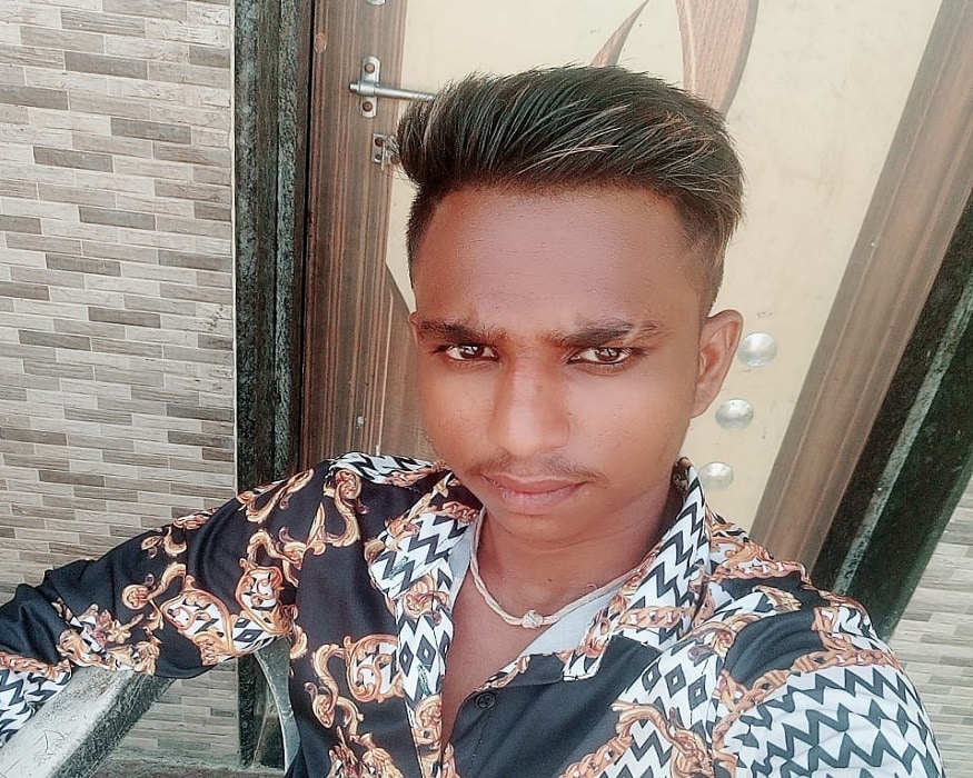 સારવાર બાદ આ યુવાનનું મોત થતા પરિવાર શોકમાં ગરકાઉ થઈ ગયો હતો અને યુવકના પરિવાર સાથે વિસ્તારના લોકોએ વળતર સાથે આ યમરાજ બસને બંધ કરવાની માંગ કરી છે. બે દિવસમાં યમરાજ બસે ચાર લોકોનો ભોગ લેતા શહેર ભરમાં રોષ જોવા મળી રહ્યો છે. કારણ કે, બસના ડ્રાઈવરો બેફામ ગતિએ પોતાની બસ ચલાવીને શહેરના નિર્દોષ લોકોનો ભોગ લઇ રહ્યા છે, ત્યારે આગામી દિવસમાં આ મામલે આંદોલન થાય તો નવાઈની વાત નહીં. સારવાર બાદ આ યુવાનનું મોત થતા પરિવાર શોકમાં ગરકાઉ થઈ ગયો હતો અને યુવકના પરિવાર સાથે વિસ્તારના લોકોએ વળતર સાથે આ યમરાજ બસને બંધ કરવાની માંગ કરી છે. બે દિવસમાં યમરાજ બસે ચાર લોકોનો ભોગ લેતા શહેર ભરમાં રોષ જોવા મળી રહ્યો છે. કારણ કે, બસના ડ્રાઈવરો બેફામ ગતિએ પોતાની બસ ચલાવીને શહેરના નિર્દોષ લોકોનો ભોગ લઇ રહ્યા છે, ત્યારે આગામી દિવસમાં આ મામલે આંદોલન થાય તો નવાઈની વાત નહીં.