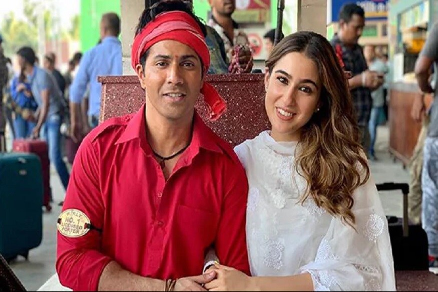 ન્યૂઝ18ગુજરાતીઃ બૉલિવૂડ સ્ટાર (Bollywood star) વરુણ ધનવ (Varun Dhawan) અને સારા અલી ખાન (Sara Ali Khan) અત્યારે ફિલ્મ કુલી નંબર-1 (Coolie No. 1)ના રીમેકની શૂટિંગના કારણે વધારે ચર્ચામાં છે. છાસવારે ફિલ્મની શૂટિંગની (movie Shooting) ધમાકેદાર તસવીરો શૅર કરતા રહે છે. આ વખતે વરુણ ધવને પોતાનોકુલી લૂક પોસ્ટ કર્યો છે. આ લૂક ખુબ જ ધમાકેદાર લાગી રહ્યો છે. આ તસવીરમાં તેની સાથે સારા અલી ખાન પણ દેખાઇ રહી છે. ન્યૂઝ18ગુજરાતીઃ બૉલિવૂડ સ્ટાર (Bollywood star) વરુણ ધનવ (Varun Dhawan) અને સારા અલી ખાન (Sara Ali Khan) અત્યારે ફિલ્મ કુલી નંબર-1 (Coolie No. 1)ના રીમેકની શૂટિંગના કારણે વધારે ચર્ચામાં છે. છાસવારે ફિલ્મની શૂટિંગની (movie Shooting) ધમાકેદાર તસવીરો શૅર કરતા રહે છે. આ વખતે વરુણ ધવને પોતાનોકુલી લૂક પોસ્ટ કર્યો છે. આ લૂક ખુબ જ ધમાકેદાર લાગી રહ્યો છે. આ તસવીરમાં તેની સાથે સારા અલી ખાન પણ દેખાઇ રહી છે.