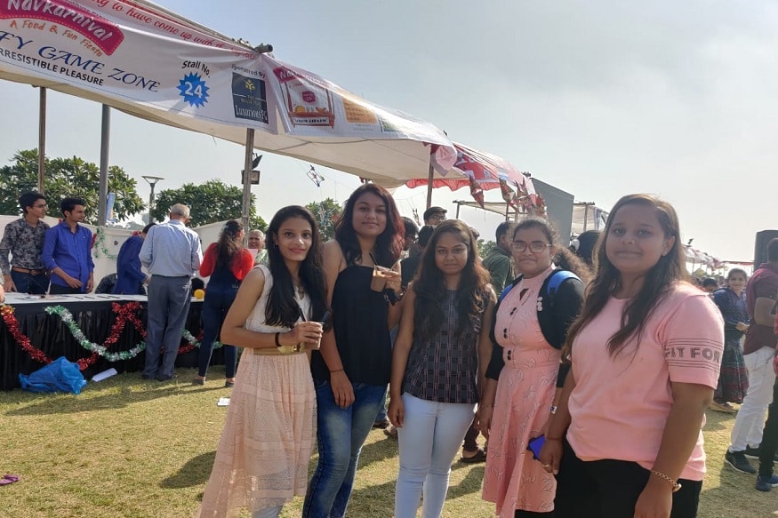 14 ડિસેમ્બરના રોજ સવારના 8થી રાતના 8 વાગ્યા સુધીનો સમય<br />નવકાર ઈન્સ્ટિટયુટના ડિરેક્ટર ઉત્કર્ષ સ્વાદિયાના જણાવ્યાનુસાર આ ફુડ ઈવેન્ટ માટે તેઓ છેલ્લાં 6 મહિનાથી કાર્યરત હતા. ત્યારબાદ વિદ્યાર્થીઓ સાથે ચર્ચા કરીને આ ઈવેન્ટનું આયોજન કરવામાં આવ્યું. શનિવારના રોજ ઈવેન્ટનું આયોજન કરવાને કારણે મોટાભાગનાં તમામ વિદ્યાર્થીઓનાં માતા પિતા અને પરિવારજનો સાથે અમદાવાદીઓ ભાગ લીધો હતો. 14 ડિસેમ્બરના રોજ સવારના 8થી રાતના 8 વાગ્યા સુધીનો સમય<br />નવકાર ઈન્સ્ટિટયુટના ડિરેક્ટર ઉત્કર્ષ સ્વાદિયાના જણાવ્યાનુસાર આ ફુડ ઈવેન્ટ માટે તેઓ છેલ્લાં 6 મહિનાથી કાર્યરત હતા. ત્યારબાદ વિદ્યાર્થીઓ સાથે ચર્ચા કરીને આ ઈવેન્ટનું આયોજન કરવામાં આવ્યું. શનિવારના રોજ ઈવેન્ટનું આયોજન કરવાને કારણે મોટાભાગનાં તમામ વિદ્યાર્થીઓનાં માતા પિતા અને પરિવારજનો સાથે અમદાવાદીઓ ભાગ લીધો હતો.