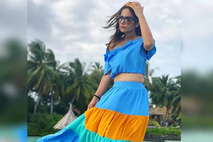 ટીવી અભિનેત્રી હિના ખાન આજકાલ માલદીવમાં છે. હિનાએ આ તસવીરના કેપ્શનમાં લખ્યું છે કે, આહ, મીઠું અને રેતીની આ મહેક, હું વાઇલ્ડ અને ખૂબસૂરત છું. હું સ્વતંત્ર છું. બિલકુલ દરિયાની જેમ. PICS- instagram ટીવી અભિનેત્રી હિના ખાન આજકાલ માલદીવમાં છે. હિનાએ આ તસવીરના કેપ્શનમાં લખ્યું છે કે, આહ, મીઠું અને રેતીની આ મહેક, હું વાઇલ્ડ અને ખૂબસૂરત છું. હું સ્વતંત્ર છું. બિલકુલ દરિયાની જેમ. PICS- instagram
