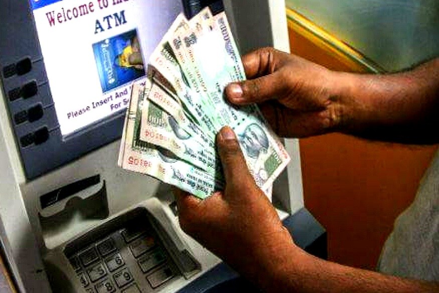 SBI એકાઉન્ટ હોલ્ડર ફોન ઉપર Yono એપમાં લોગિન કરી શકે છે. ઈન્ટરનેટ લોગિંગ અને પાસવર્ડની મદદથી તમે 6 ડિજિટનો mPIN સેટ કરવો પડે છે. આ એપની મદદથી કેસ ઉપાડવા માટે એકાઉન્ટ હોલ્ડરને કેશના વિકલ્પ ઉપર ક્લિક કરવાનું રહેશે. ત્યારબાદ તમે ATM સેક્શનમાં જાઓ અને જેટલી રકમ તમારે ઉપાડવાની હોય એ અંગે જાણકારી આપો. SBI એકાઉન્ટ હોલ્ડર ફોન ઉપર Yono એપમાં લોગિન કરી શકે છે. ઈન્ટરનેટ લોગિંગ અને પાસવર્ડની મદદથી તમે 6 ડિજિટનો mPIN સેટ કરવો પડે છે. આ એપની મદદથી કેસ ઉપાડવા માટે એકાઉન્ટ હોલ્ડરને કેશના વિકલ્પ ઉપર ક્લિક કરવાનું રહેશે. ત્યારબાદ તમે ATM સેક્શનમાં જાઓ અને જેટલી રકમ તમારે ઉપાડવાની હોય એ અંગે જાણકારી આપો.