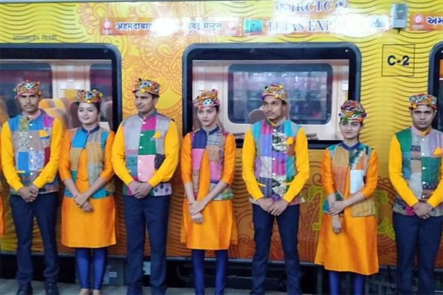 જોકે, ખાસ વાત એ છે કે ટ્રેનની હોસ્ટેસનો લુક ગુજરાતી રાખવામાં આવ્યો છે. આ ટ્રેનમાં હોસ્ટેસ કૂર્તા અને પાયજામા સાથે માથે કચ્છી વર્કની ટોપી સાથે નજરે પડશે. જોકે, ખાસ વાત એ છે કે ટ્રેનની હોસ્ટેસનો લુક ગુજરાતી રાખવામાં આવ્યો છે. આ ટ્રેનમાં હોસ્ટેસ કૂર્તા અને પાયજામા સાથે માથે કચ્છી વર્કની ટોપી સાથે નજરે પડશે.