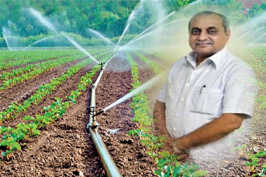 નાણા મંત્રી નીતિન પટેલે જણાવ્યું, મારી સરકાર દ્વારા ખેડૂતોને પૂરતા વીજ જોડાણ , સાતત્યપૂર્ણ અને ગુણવત્તાયુક્ત વીજ પુરવઠો પૂરો પાડવામાં આવે છે . હવે ખેડૂતોની વર્ષો જૂની માંગણી પૂરી કરવા દિવસ દરમિયાન વીજ પુરવઠો પૂરો પાડવાનો અમે નિર્ધાર કર્યો છે . જેના ભાગરુપે હું નવી દિનકર યોજના જાહેર કરું છું . આ યોજનામાં આગામી ત્રણ વર્ષમાં ટ્રાન્સમિશન નેટવર્કને સુદઢ કરવા તેમજ નવા સબ સ્ટેશનો સ્થાપવા રૂ.3500 કરોડનું આયોજન છે . જે માટે રૂ.500 કરોડની જોગવાઈ કરાઈ છે. નાણા મંત્રી નીતિન પટેલે જણાવ્યું, મારી સરકાર દ્વારા ખેડૂતોને પૂરતા વીજ જોડાણ , સાતત્યપૂર્ણ અને ગુણવત્તાયુક્ત વીજ પુરવઠો પૂરો પાડવામાં આવે છે . હવે ખેડૂતોની વર્ષો જૂની માંગણી પૂરી કરવા દિવસ દરમિયાન વીજ પુરવઠો પૂરો પાડવાનો અમે નિર્ધાર કર્યો છે . જેના ભાગરુપે હું નવી દિનકર યોજના જાહેર કરું છું . આ યોજનામાં આગામી ત્રણ વર્ષમાં ટ્રાન્સમિશન નેટવર્કને સુદઢ કરવા તેમજ નવા સબ સ્ટેશનો સ્થાપવા રૂ.3500 કરોડનું આયોજન છે . જે માટે રૂ.500 કરોડની જોગવાઈ કરાઈ છે.