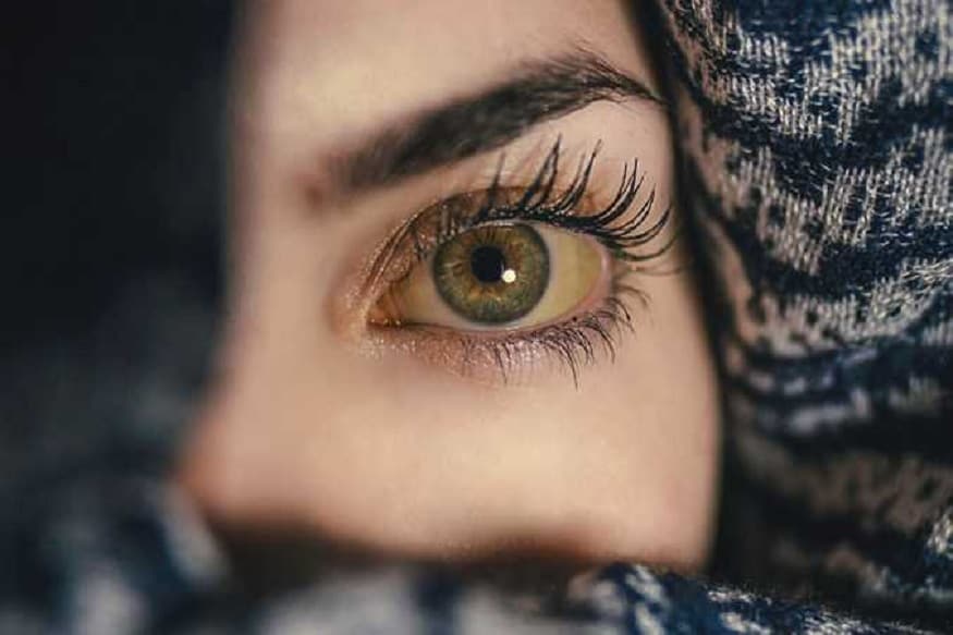 આંખ (eyes) : જે મહિલાઓની આંખ મોટી હોય છે. તે નિખાલસ અને દયાળુ હોય છે. તેમનું હ્રદય પણ તેની આંખોની જેમ મોટું હોય છે. આંખ (eyes) : જે મહિલાઓની આંખ મોટી હોય છે. તે નિખાલસ અને દયાળુ હોય છે. તેમનું હ્રદય પણ તેની આંખોની જેમ મોટું હોય છે.