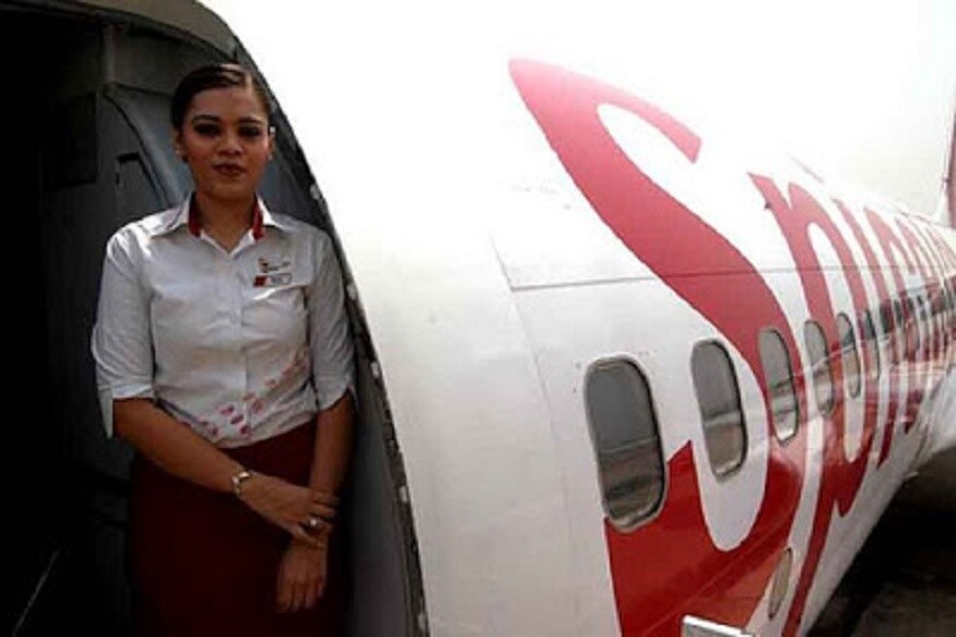 રિપોર્ટ પ્રમાણે આ સિક્યોરિટી રિસર્ચે Spicejetને આ ડેટા લીકની જાણકારી આપી હતી. સ્પાઈસજેટને જાણકારી આપ્યા પછી સિક્યોરિટી રિસર્ચરે ભારતની સાઈબર ક્રાઈમ હેન્ડલ કરનારી સરકારી એજન્સી CERT-Inને જાણકારી આપી છે. (પ્રતિકાત્મક તસવીર) રિપોર્ટ પ્રમાણે આ સિક્યોરિટી રિસર્ચે Spicejetને આ ડેટા લીકની જાણકારી આપી હતી. સ્પાઈસજેટને જાણકારી આપ્યા પછી સિક્યોરિટી રિસર્ચરે ભારતની સાઈબર ક્રાઈમ હેન્ડલ કરનારી સરકારી એજન્સી CERT-Inને જાણકારી આપી છે. (પ્રતિકાત્મક તસવીર)