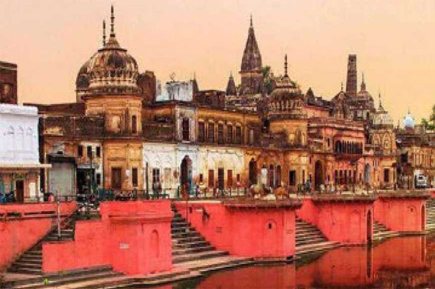 નવી દિલ્હી : કેન્દ્ર સરકાર (Central Government) તરફથી અયોધ્યા (Ayodhya)માં વિશાળ અને ભવ્ય રામ મંદિર (Ram temple)ના નિર્માણ માટે 15 સભ્યોના એક સ્વતંત્ર ટ્રસ્ટની રચના કરવામાં આવી છે. વડાપ્રધાન નરેન્દ્ર મોદી (Prime Minister Narendra Modi)એ સુપ્રીમ કોર્ટની ત્રણ મહિનાની સમય મર્યાદા ખતમ થવાના ચાર દિવસ પહેલા લોકસભામાં સંબંધિત જાહેરાત કરી. ત્યારબાદ ટ્રસ્ટને કેન્દ્ર તરફથી એક રૂપિયાનું દાન આપવામાં આવ્યું, જે ટ્રસ્ટને મળેલું પહેલું દાન છે. નવી દિલ્હી : કેન્દ્ર સરકાર (Central Government) તરફથી અયોધ્યા (Ayodhya)માં વિશાળ અને ભવ્ય રામ મંદિર (Ram temple)ના નિર્માણ માટે 15 સભ્યોના એક સ્વતંત્ર ટ્રસ્ટની રચના કરવામાં આવી છે. વડાપ્રધાન નરેન્દ્ર મોદી (Prime Minister Narendra Modi)એ સુપ્રીમ કોર્ટની ત્રણ મહિનાની સમય મર્યાદા ખતમ થવાના ચાર દિવસ પહેલા લોકસભામાં સંબંધિત જાહેરાત કરી. ત્યારબાદ ટ્રસ્ટને કેન્દ્ર તરફથી એક રૂપિયાનું દાન આપવામાં આવ્યું, જે ટ્રસ્ટને મળેલું પહેલું દાન છે.