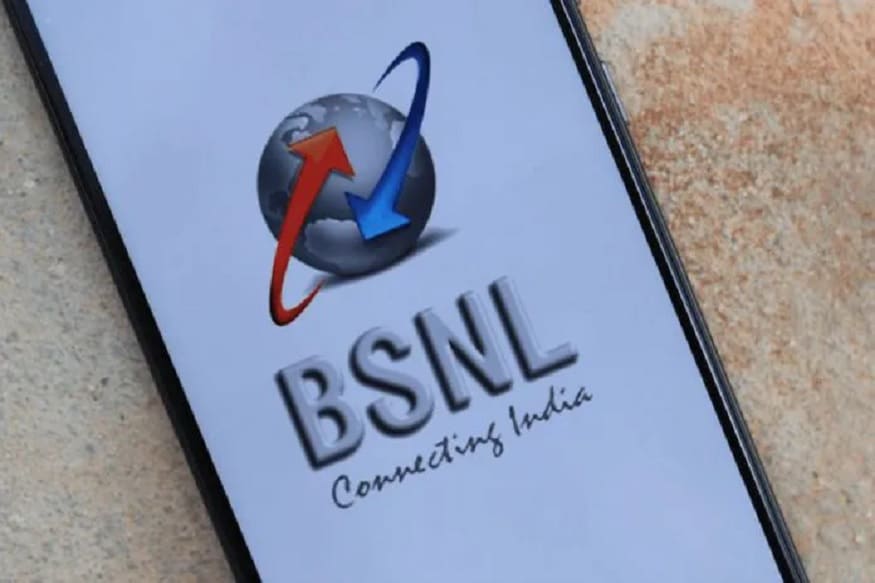 પ્લાનમાં આટલો ડેટા ઉપયોગ કરવાની તકઃ BSNLના આ પ્લાનમાં ગ્રાહકોને દરરોજ 1.8GB હાઈસ્પીડ ડેટા મળે છે. દિવસભરની ડેટા લિમિટ ખતમ થતાં સ્પીડ 80Kbps સુધી રહી જાય છે. BSNLના કોમ્બો 18 પ્લાનમાં 250 મિનિટ ફ્રી કોલિંગની સુવિધા મળી રહી છે. પ્લાનમાં આટલો ડેટા ઉપયોગ કરવાની તકઃ BSNLના આ પ્લાનમાં ગ્રાહકોને દરરોજ 1.8GB હાઈસ્પીડ ડેટા મળે છે. દિવસભરની ડેટા લિમિટ ખતમ થતાં સ્પીડ 80Kbps સુધી રહી જાય છે. BSNLના કોમ્બો 18 પ્લાનમાં 250 મિનિટ ફ્રી કોલિંગની સુવિધા મળી રહી છે.