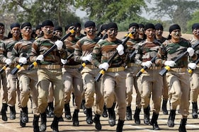 CRPF Recruitment 2020: CRPFમાં 1412 પદો પર ભરતી, 5 માર્ચ પહેલા કરો અરજી