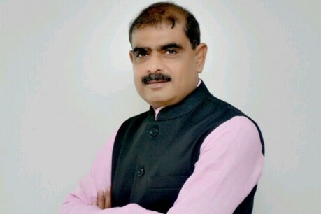 CM વિજય રૂપાણીના કાર્યાલય બહાર ઉપવાસ પર બેસવાની પાટણના MLAની ચીમકી CM વિજય રૂપાણીના કાર્યાલય બહાર ઉપવાસ પર બેસવાની પાટણના MLAની ચીમકી