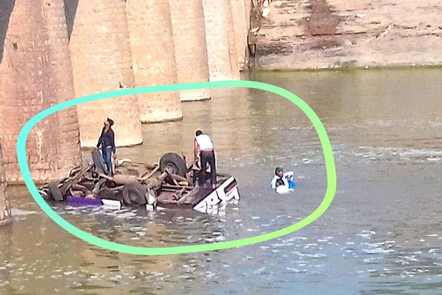 લોકસભા અધ્યક્ષ ઓમ બિરલા પણ કિશોરપુરા મુક્તિધામની અંતિમ યાત્રામાં ઉપસ્થિત રહ્યા હતા અને પરિવારના સભ્યોને આશ્વાસન પાઠવ્યા હતા. બિરલા ખાસ વિમાન દ્વારા ઘટનાની જાણ થતા તુરંત જ દિલ્હીથી નીકળ્યા હતા અને સીધા કિશોપુરા મુક્તિધામ પહોંચ્યા હતો. લોકસભા અધ્યક્ષ ઓમ બિરલા પણ કિશોરપુરા મુક્તિધામની અંતિમ યાત્રામાં ઉપસ્થિત રહ્યા હતા અને પરિવારના સભ્યોને આશ્વાસન પાઠવ્યા હતા. બિરલા ખાસ વિમાન દ્વારા ઘટનાની જાણ થતા તુરંત જ દિલ્હીથી નીકળ્યા હતા અને સીધા કિશોપુરા મુક્તિધામ પહોંચ્યા હતો.