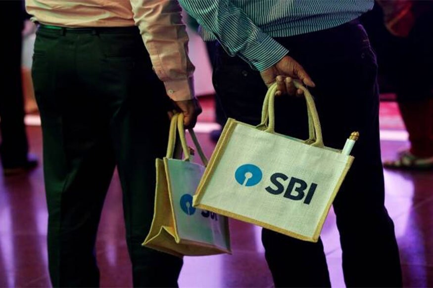 SBIની ઑફિશિયલ વેબસાઇટ પર આપવામાં આવેલી જાણકારી મુજબ, આ સ્કીમ હેઠળ ડિપોઝિટર્સને દર મહિને EMI તરીકે એક નિયત રકમ આપવામાં આવે છે. તેમાં પ્રિન્સિપલ અમાઉન્ટની સાથે વ્યાજ પણ હોય છે. આ પ્રકારે એકાઉન્ટ હોલ્ડરને તેની ડિપોઝિટની સાથોસાથ વ્યાજ પણ મળે છે. આ સ્કીમ હેઠળ બેંક ડિપોઝિટ જમા કરાવવાથી આગામી મહિનાથી જ વ્યાજ આપવાનું શરૂ કરી દે છે. માની લો કે આપે આ સ્કીમ હેઠળ 28 ફેબ્રુઆરીએ ડિપોઝિટ કરાવ્યું છે તો તેની પર તમને 27 માર્ચથી જ વ્યાજ મળવાનું શરૂ થઈ જશે. SBIની ઑફિશિયલ વેબસાઇટ પર આપવામાં આવેલી જાણકારી મુજબ, આ સ્કીમ હેઠળ ડિપોઝિટર્સને દર મહિને EMI તરીકે એક નિયત રકમ આપવામાં આવે છે. તેમાં પ્રિન્સિપલ અમાઉન્ટની સાથે વ્યાજ પણ હોય છે. આ પ્રકારે એકાઉન્ટ હોલ્ડરને તેની ડિપોઝિટની સાથોસાથ વ્યાજ પણ મળે છે. આ સ્કીમ હેઠળ બેંક ડિપોઝિટ જમા કરાવવાથી આગામી મહિનાથી જ વ્યાજ આપવાનું શરૂ કરી દે છે. માની લો કે આપે આ સ્કીમ હેઠળ 28 ફેબ્રુઆરીએ ડિપોઝિટ કરાવ્યું છે તો તેની પર તમને 27 માર્ચથી જ વ્યાજ મળવાનું શરૂ થઈ જશે.